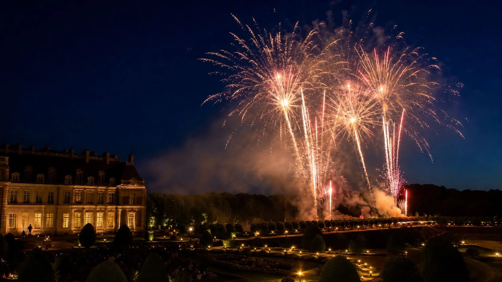Spectacle pyrotechnique France Feux au-dessus d’un château