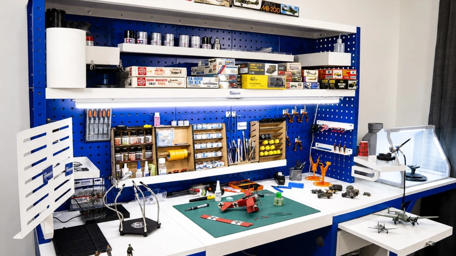 Station de travail modulable Kit Workshop équipée pour le modélisme et les travaux de précision